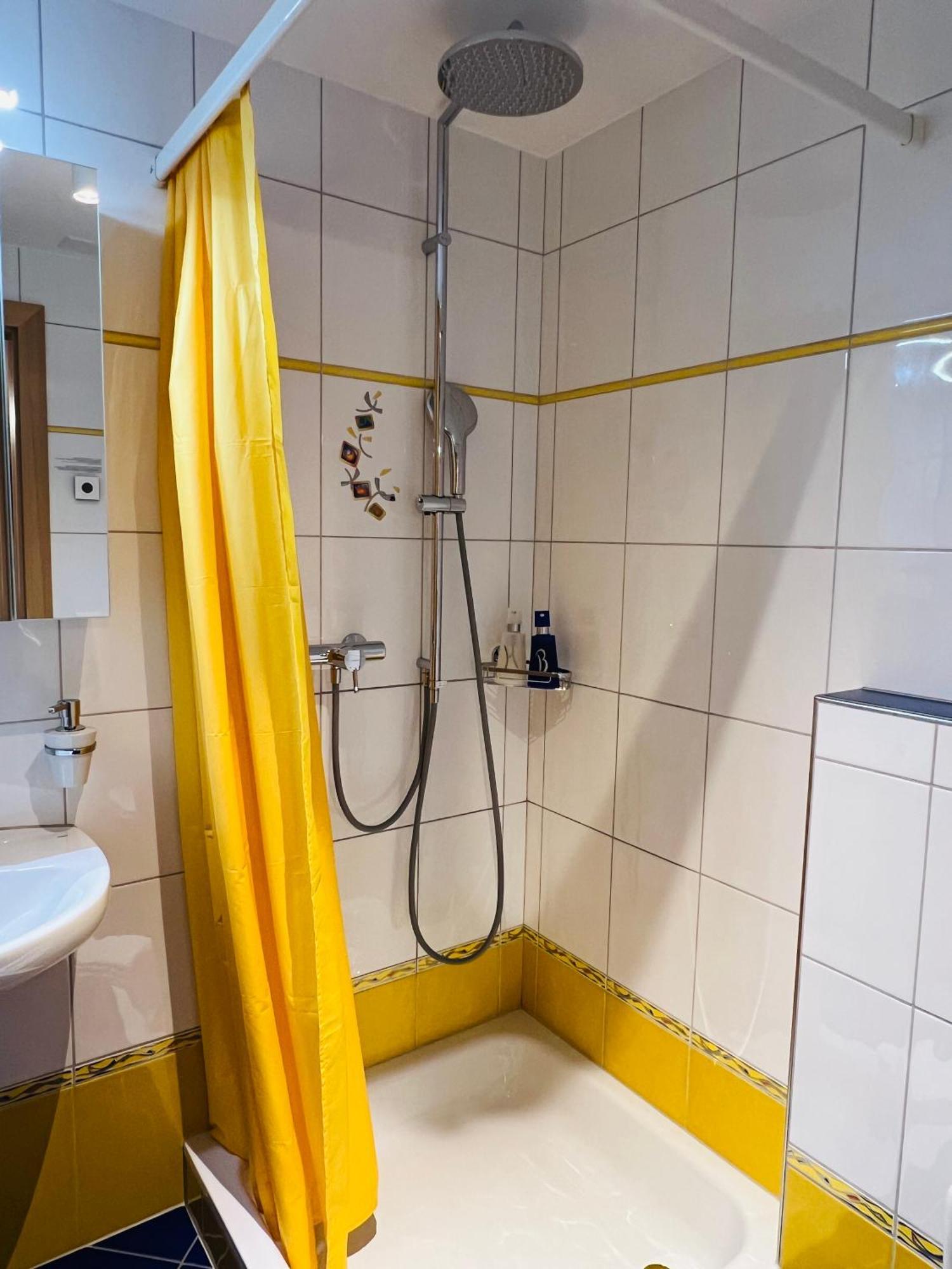 Wonderful & Private Room With En-Suite Bathroom Triesenberg Eksteriør billede